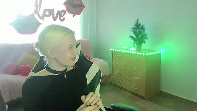 Snapshot of EnigmaSee chatting on 1, 3, 2026 EnigmaSee online show from 1, 3, 2026