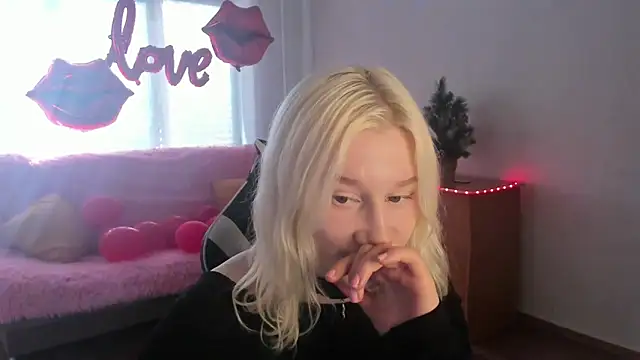 Snapshot of EnigmaSee chatting on 2, 3, 2026 EnigmaSee online show from 2, 3, 2026