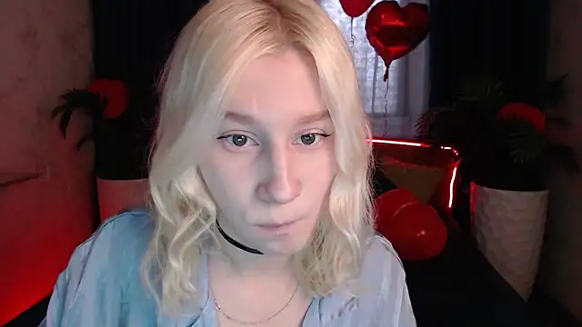 Snapshot of EnigmaSee chatting on 4, 3, 2026 EnigmaSee online show from 4, 3, 2026