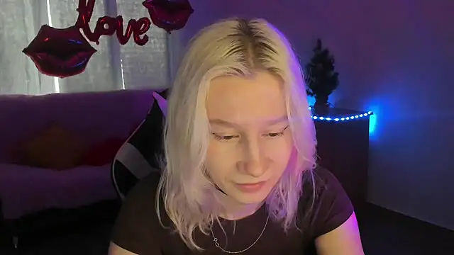 Snapshot of EnigmaSee chatting on 15, 3, 2026 EnigmaSee online show from 15, 3, 2026