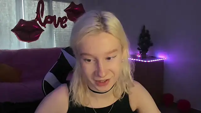 Snapshot of EnigmaSee chatting on 16, 3, 2026 EnigmaSee online show from 16, 3, 2026