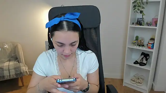  BellaEvans  online show from 6, 5, 2026