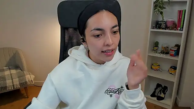  BellaEvans  online show from 11, 6, 2026