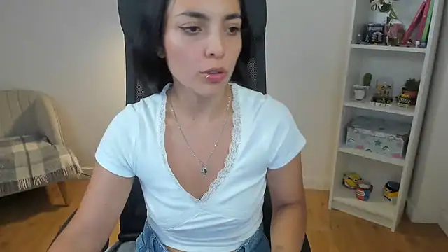  BellaEvans  online show from 28, 7, 2026