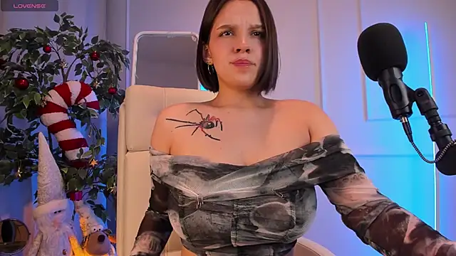 AdalynGlows online show from 25, 12, 2024