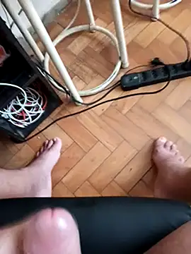 lobomisterioso13 online show from 3, 3, 2025