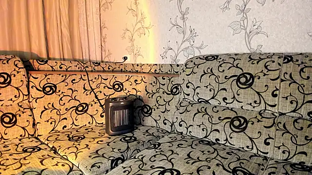 Snapshot of insanely-sweet chatting on 2, 12, 2024 insanely-sweet online show from 2, 12, 2024