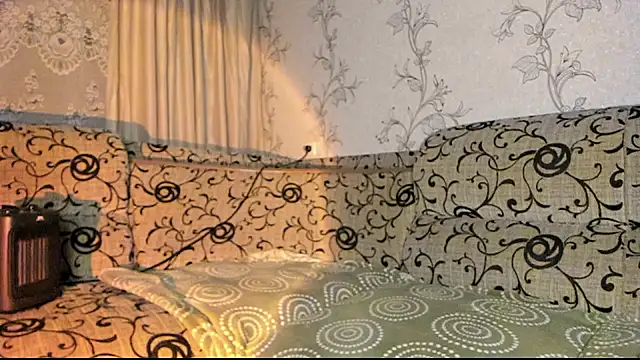 Snapshot of insanely-sweet chatting on 24, 2, 2025 insanely-sweet online show from 24, 2, 2025