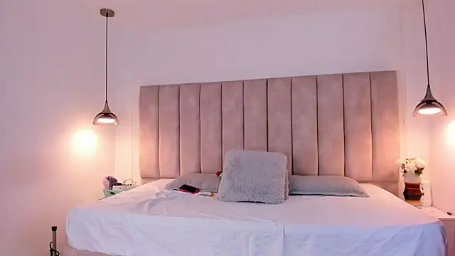 Julieta Jane online show from 13, 9, 2025