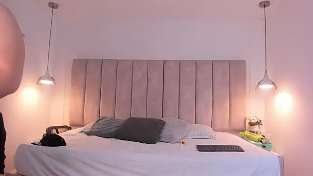 Julieta Jane online show from 8, 10, 2025