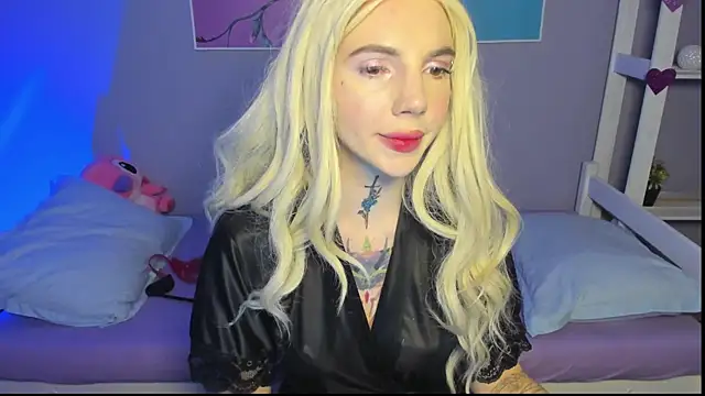 Snapshot of AnneTenet chatting on 28, 1, 2025 AnneTenet online show from 28, 1, 2025