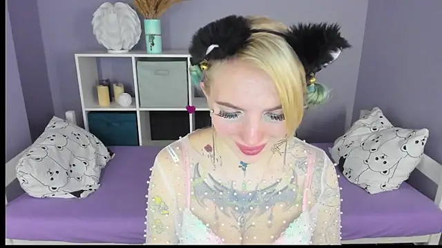 Snapshot of AnneTenet chatting on 7, 2, 2025 AnneTenet online show from 7, 2, 2025