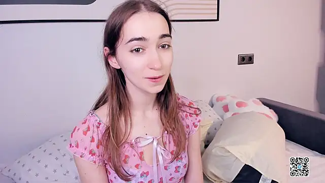 PollyBeev online show from 18, 9, 2025