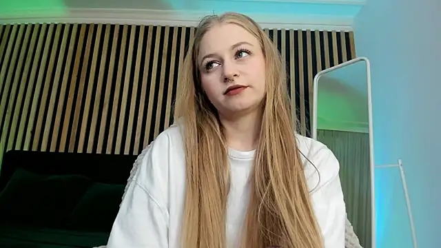 MiaMews online show from 18, 3, 2025