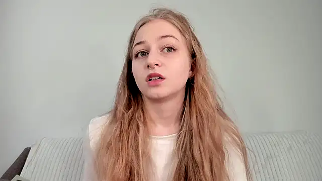 MiaMews online show from 22, 4, 2026