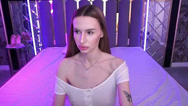 Snow WhiteeeX online show from 5, 5, 2026