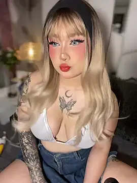 Snapshot of AHRI_LEE chatting on 17, 12, 2024 AHRI LEE online show from 17, 12, 2024