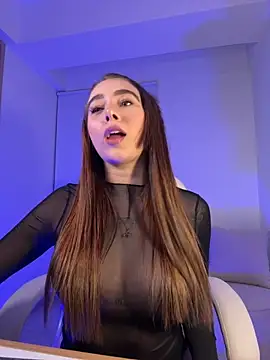 Snapshot of Lanataylor- chatting on 10, 9, 2025 Lanataylor- online show from 10, 9, 2025