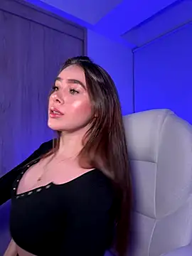 Snapshot of Lanataylor- chatting on 3, 10, 2025 Lanataylor- online show from 3, 10, 2025