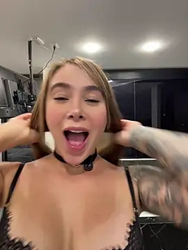 Snapshot of Lanataylor- chatting on 10, 5, 2026 Lanataylor- online show from 10, 5, 2026