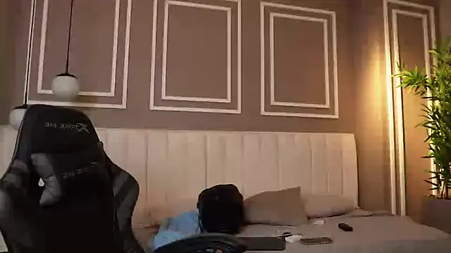 Austin bolt online show from 10, 11, 2025