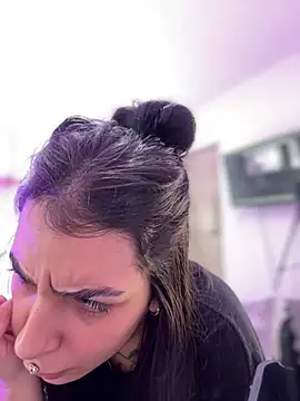 Alice woodville online show from 7, 3, 2026