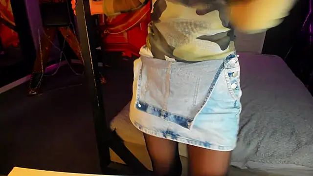 Snapshot of Elizabe_th chatting on 17, 2, 2025 Elizabe th online show from 17, 2, 2025