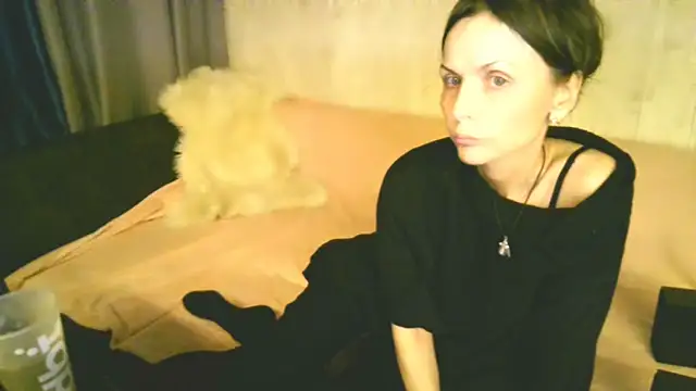 Snapshot of Elizabe_th chatting on 18, 10, 2025 Elizabe th online show from 18, 10, 2025