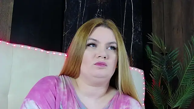MelanieBrownn online show from 30, 4, 2026