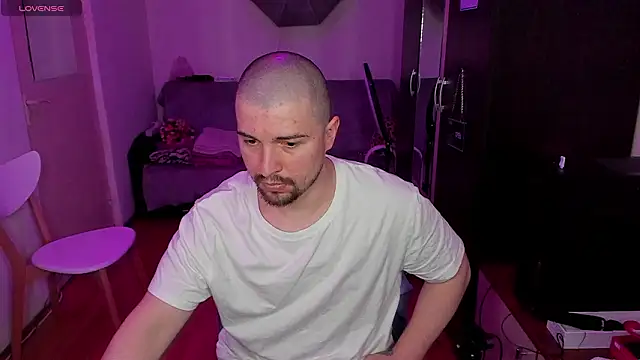 Snapshot of Michael_Wolfborn chatting on 26, 3, 2026 Michael Wolfborn online show from 26, 3, 2026