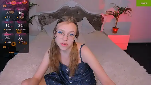 Snapshot of LayriantaVee chatting on 13, 1, 2025 LayriantaVee online show from 13, 1, 2025