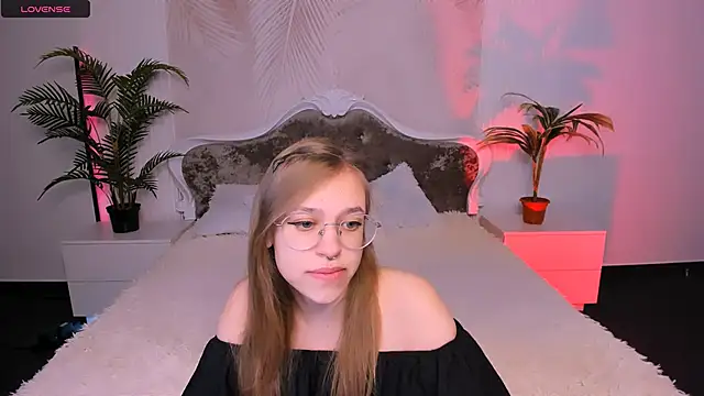 Snapshot of LayriantaVee chatting on 15, 1, 2025 LayriantaVee online show from 15, 1, 2025