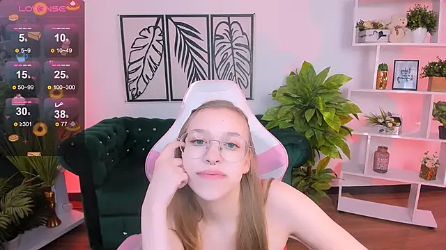 Snapshot of LayriantaVee chatting on 22, 2, 2025 LayriantaVee online show from 22, 2, 2025