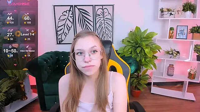 Snapshot of LayriantaVee chatting on 23, 2, 2025 LayriantaVee online show from 23, 2, 2025