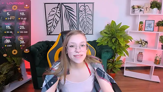 Snapshot of LayriantaVee chatting on 23, 2, 2025 LayriantaVee online show from 23, 2, 2025