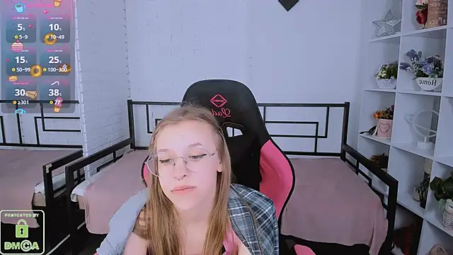 Snapshot of LayriantaVee chatting on 21, 3, 2025 LayriantaVee online show from 21, 3, 2025