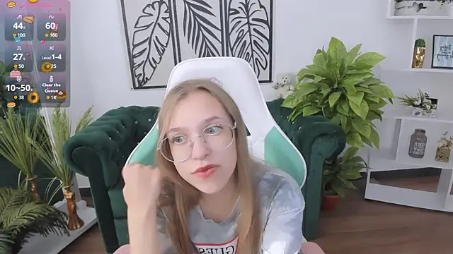 Snapshot of LayriantaVee chatting on 16, 9, 2025 LayriantaVee online show from 16, 9, 2025