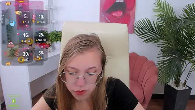 Snapshot of LayriantaVee chatting on 23, 9, 2025 LayriantaVee online show from 23, 9, 2025