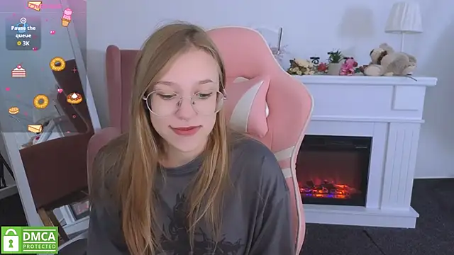 Snapshot of LayriantaVee chatting on 25, 9, 2025 LayriantaVee online show from 25, 9, 2025