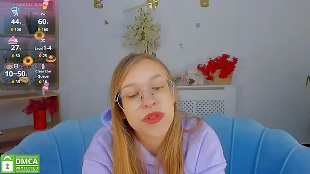 Snapshot of LayriantaVee chatting on 2, 10, 2025 LayriantaVee online show from 2, 10, 2025