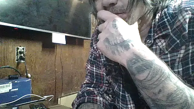 Snapshot of clitstitsandbongrips chatting on 15, 12, 2024 clitstitsandbongrips online show from 15, 12, 2024