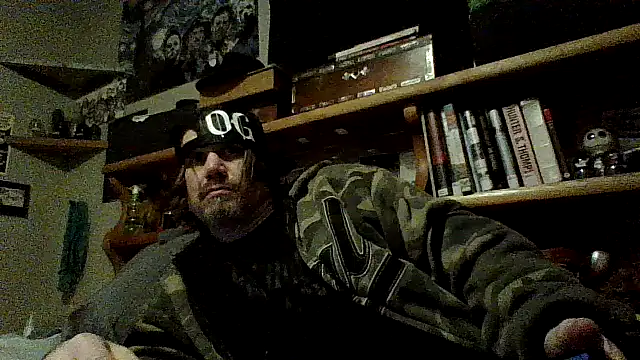 Snapshot of clitstitsandbongrips chatting on 17, 12, 2024 clitstitsandbongrips online show from 17, 12, 2024