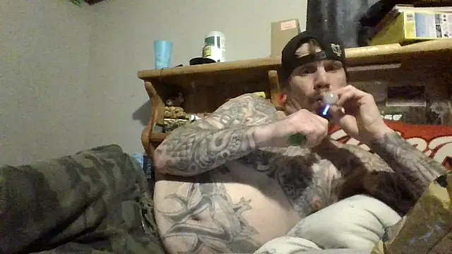 Snapshot of clitstitsandbongrips chatting on 22, 9, 2025 clitstitsandbongrips online show from 22, 9, 2025