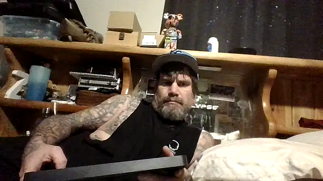 Snapshot of clitstitsandbongrips chatting on 17, 10, 2025 clitstitsandbongrips online show from 17, 10, 2025