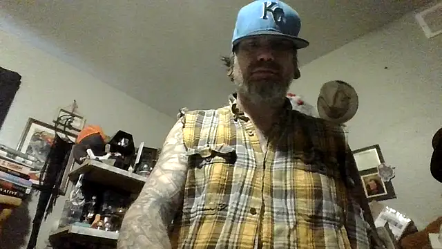 Snapshot of clitstitsandbongrips chatting on 24, 10, 2025 clitstitsandbongrips online show from 24, 10, 2025