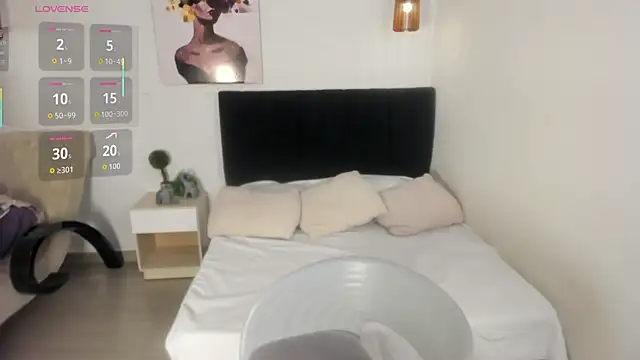 Scarlett  bell online show from 13, 9, 2025