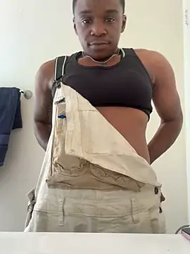 Snapshot of TransboyJay chatting on 4, 11, 2025 TransboyJay online show from 4, 11, 2025