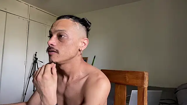 Snapshot of villanocat chatting on 10, 12, 2024 villanocat online show from 10, 12, 2024