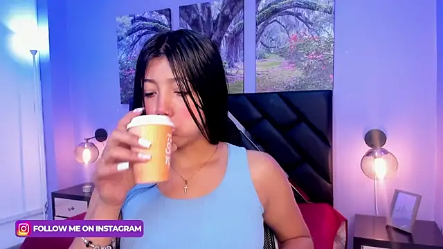 KimberlyVillaLobos online show from 28, 2, 2025