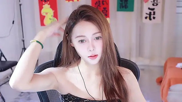 Roseonly  online show from 8, 3, 2025